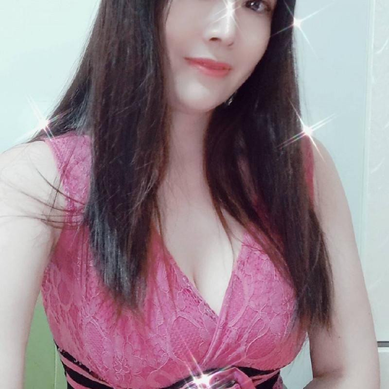 经开区肤白美熟女